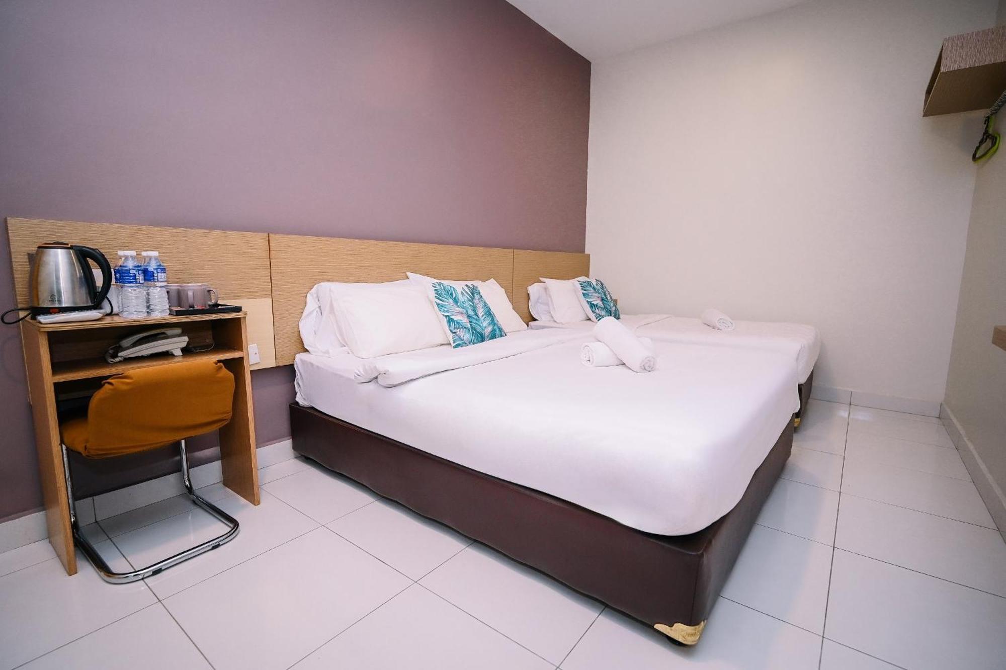 Swing & Pillows - Pj21 Petaling Jaya Esterno foto
