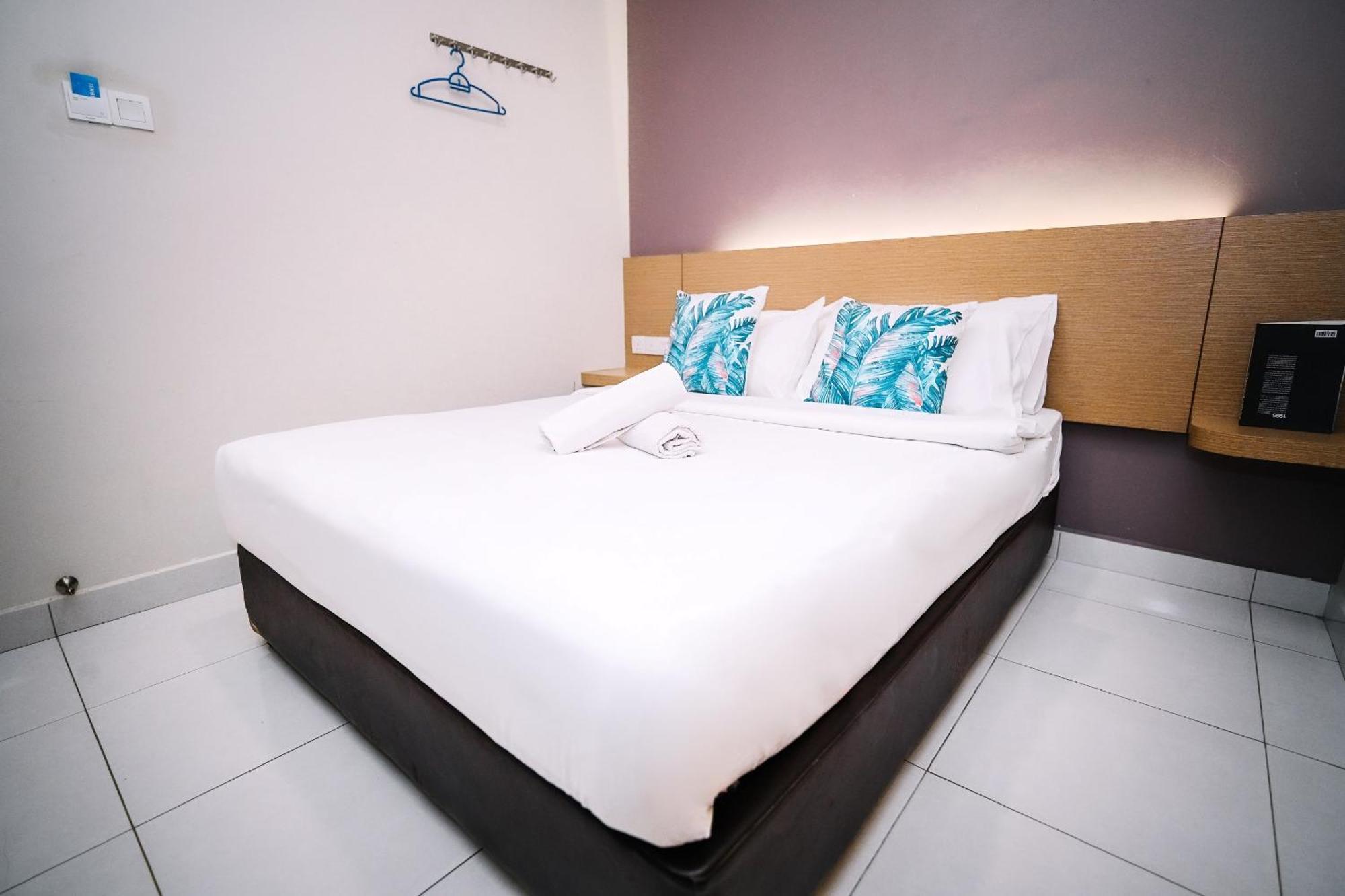 Swing & Pillows - Pj21 Petaling Jaya Esterno foto